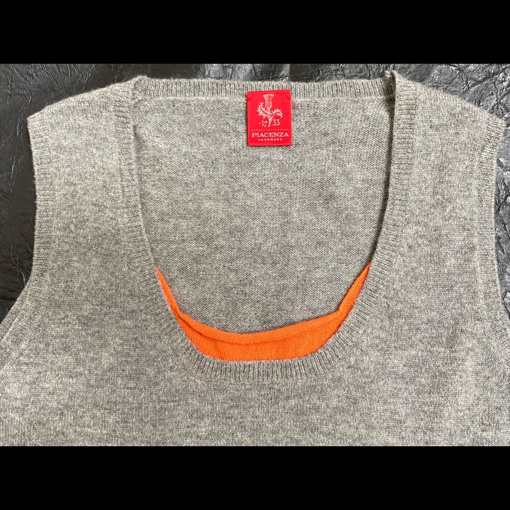 Cashmere grey sleeveless vest